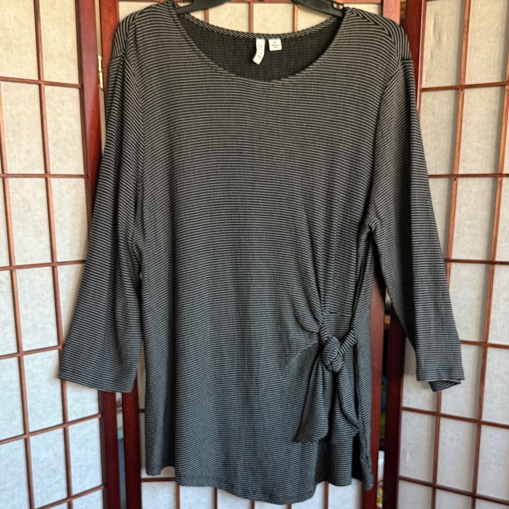 Elle Black & White Top, size XL